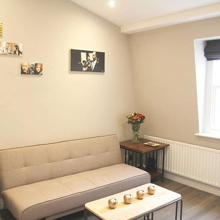 Апартаменты Guestready - Quaint English Flat Near Portobello Лондон Экстерьер фото
