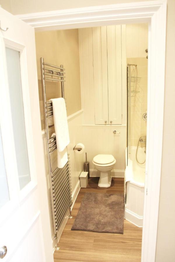 Апартаменты Guestready - Quaint English Flat Near Portobello Лондон Экстерьер фото